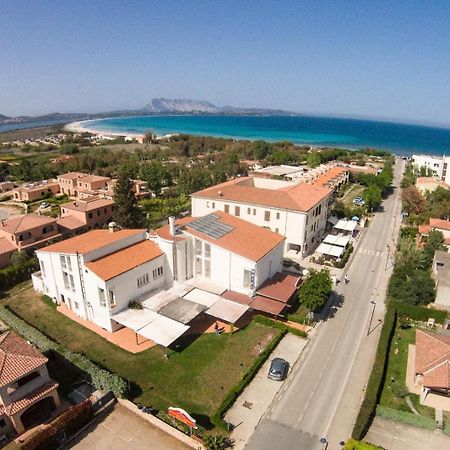 Hotel Al Faro Spiaggia La Cinta Santeodoro San Teodoro  Exteriér fotografie